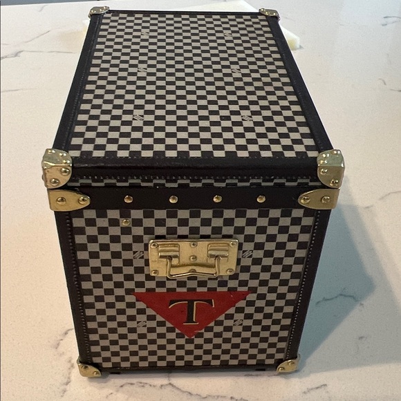 Checkered Mini Trunk with Gold Accents - Picture 3 of 7